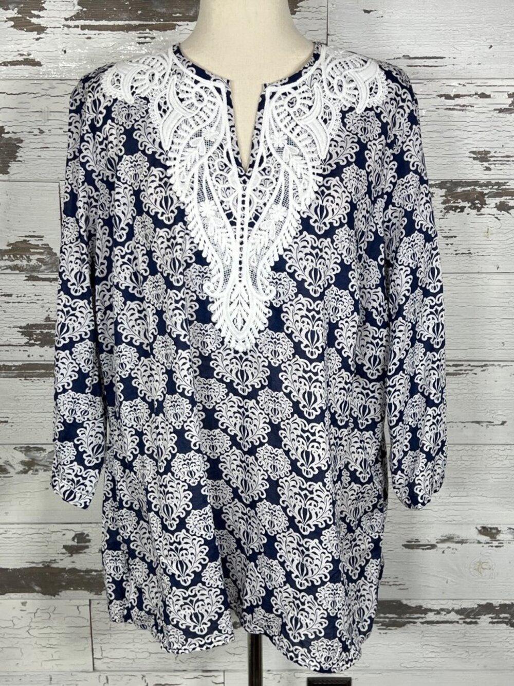 TALBOTS PLUS Lace Trimmed Tunic Blouse Blue White Sz 1X EUC